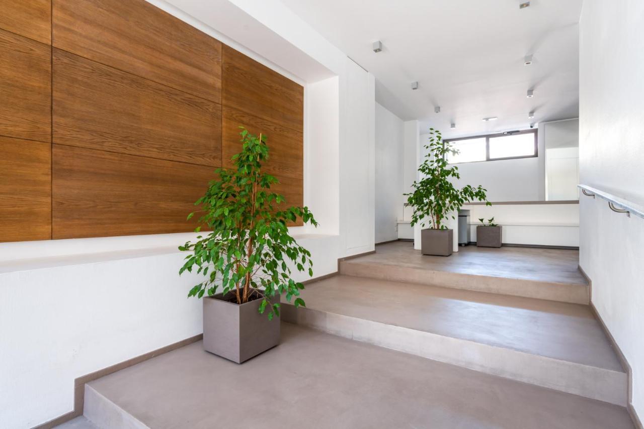 Central & Elegant Room Near The Station Bari Exterior photo